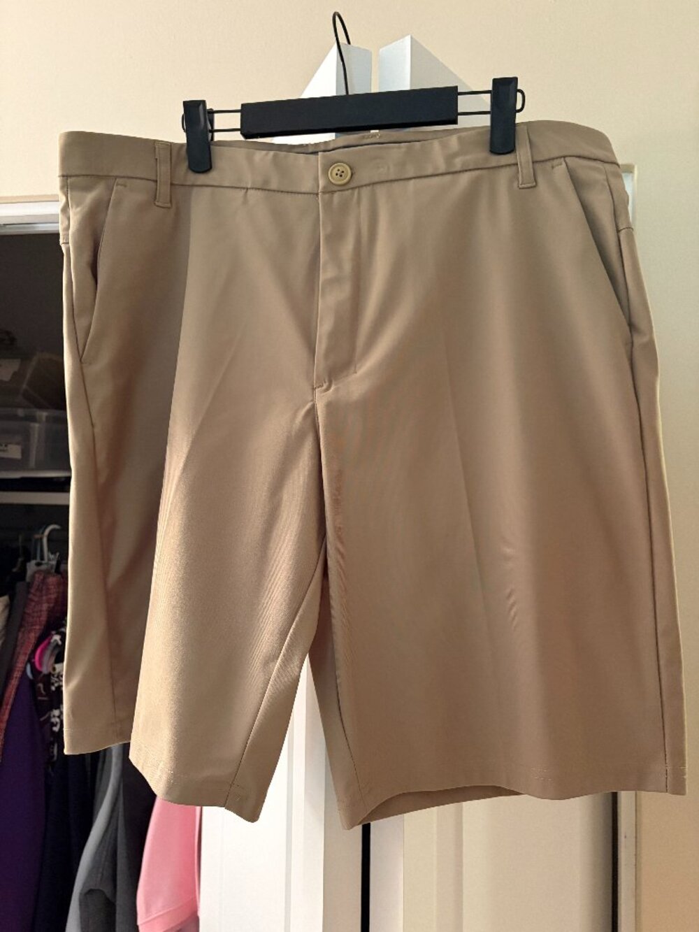 Men's Shorts. Beige made by Urban Frontier. Size 38.